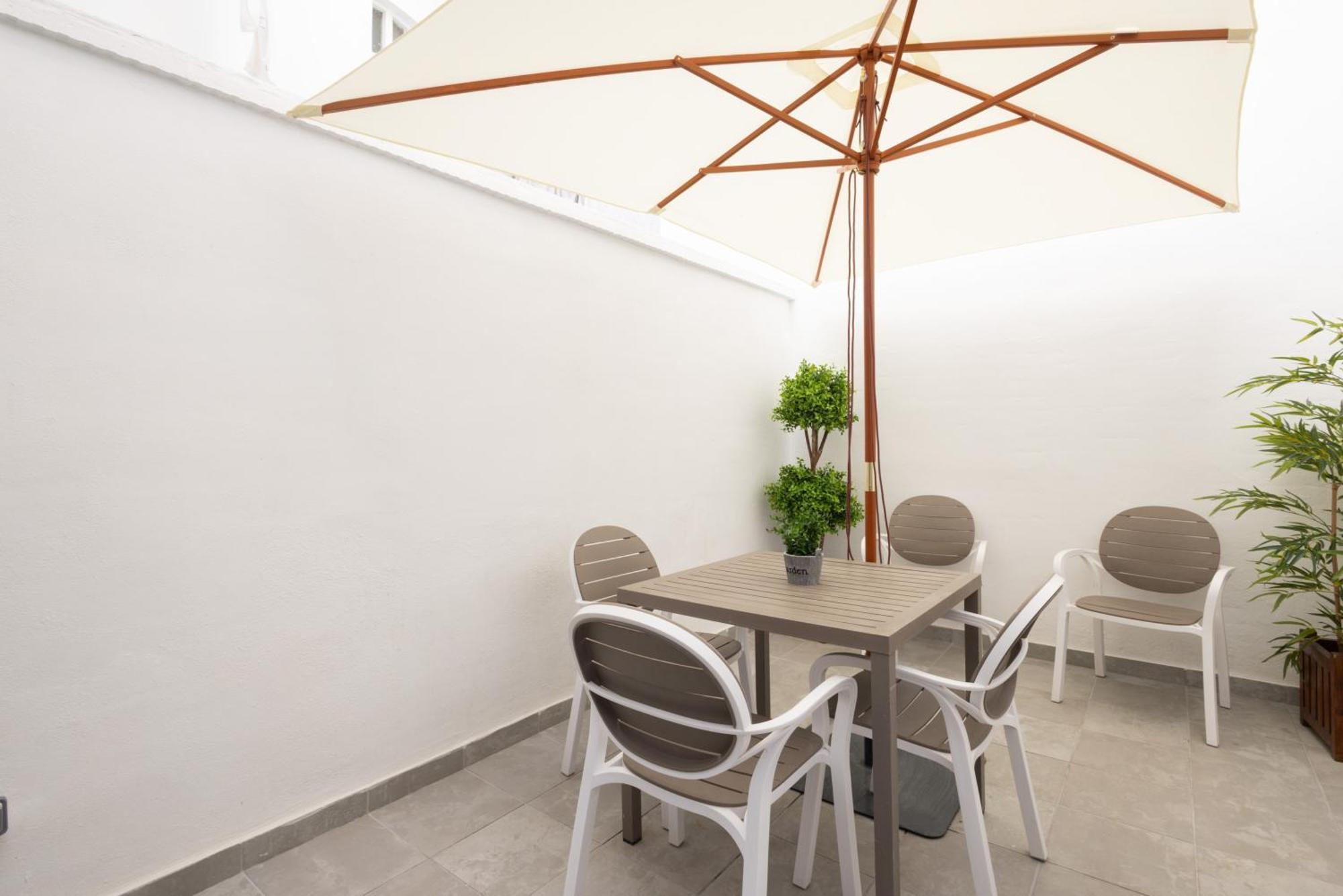 Cruz Cubierta Apartments Valencia Exterior photo