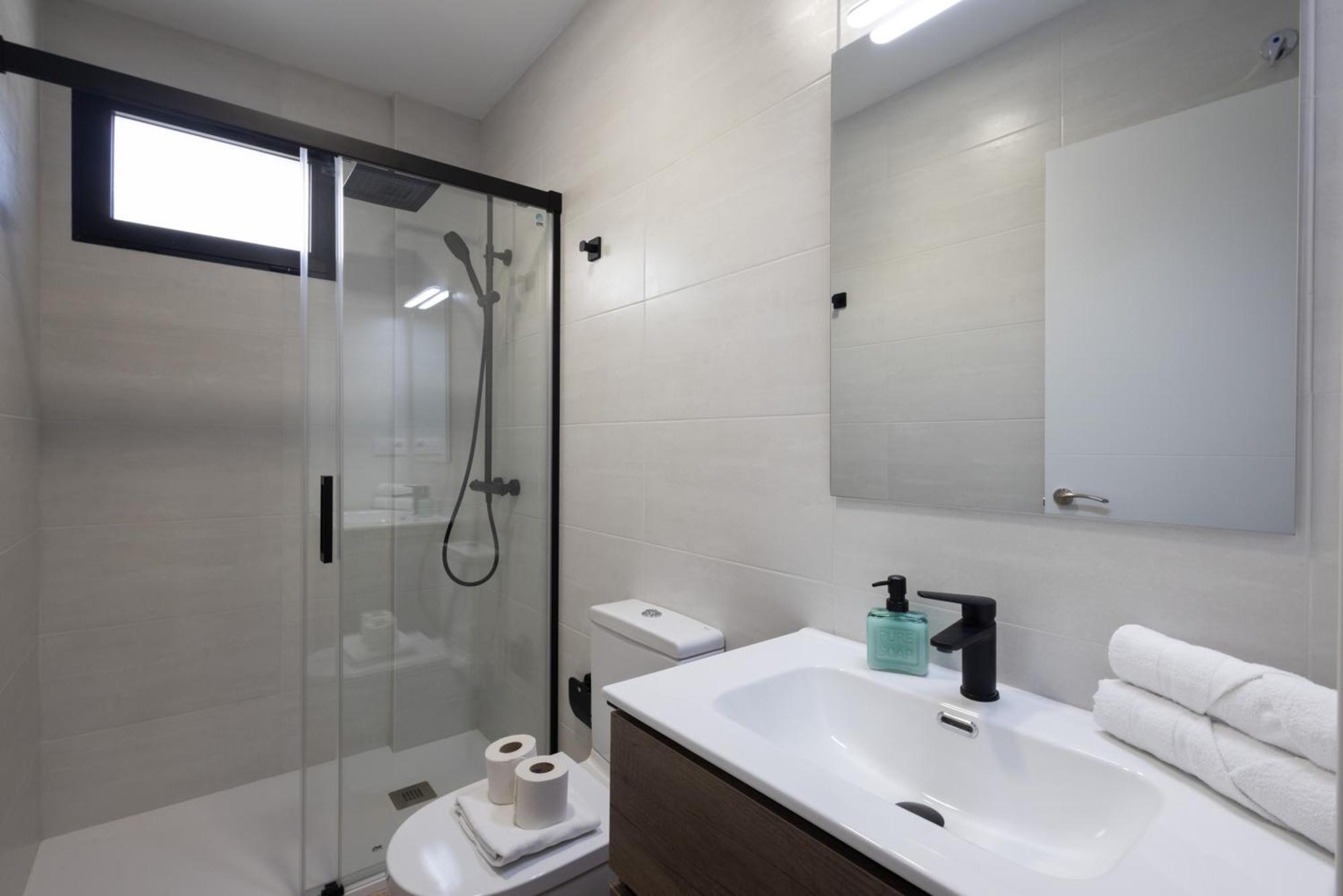 Cruz Cubierta Apartments Valencia Exterior photo