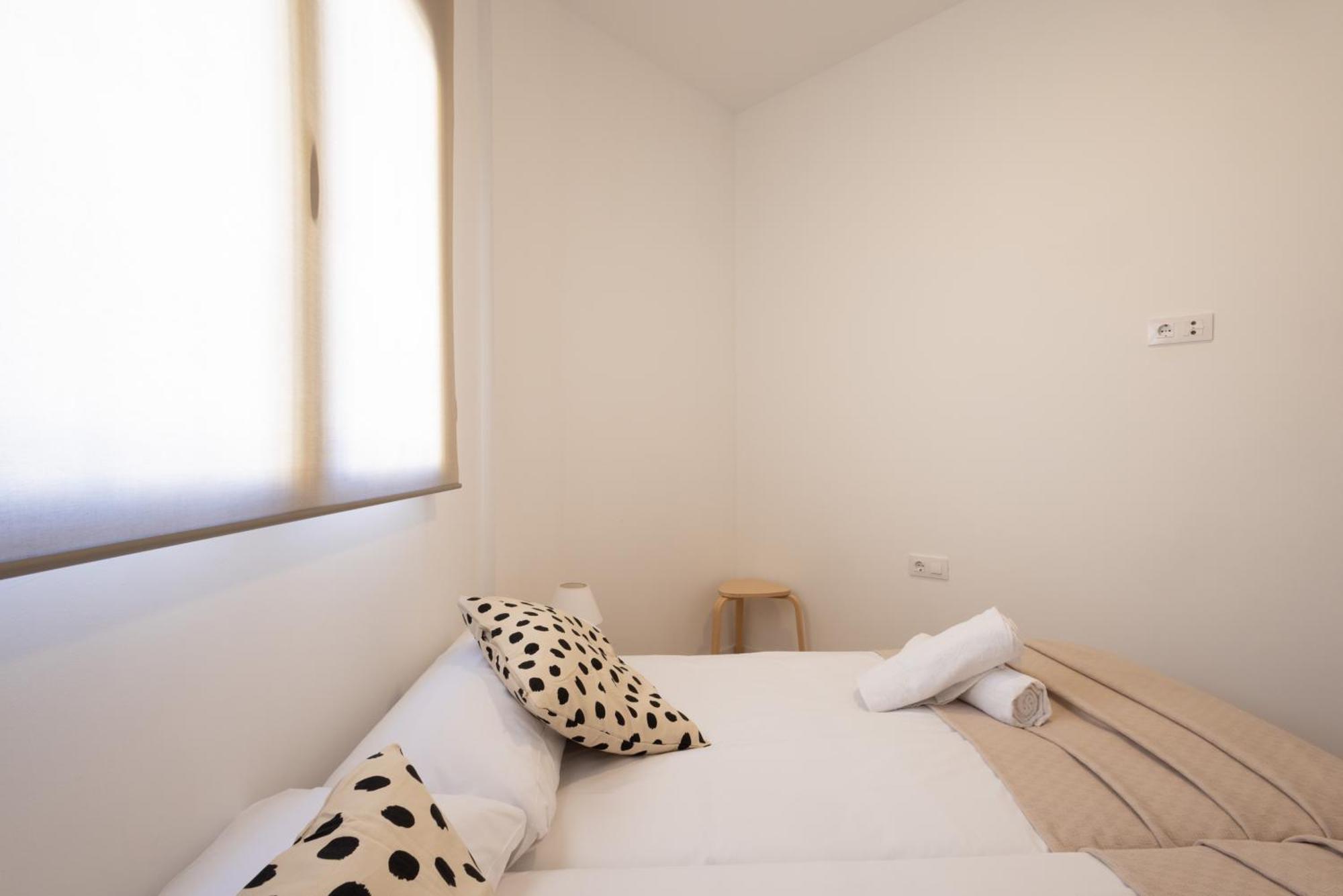 Cruz Cubierta Apartments Valencia Exterior photo